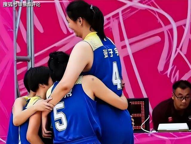 隔壁来了个美女