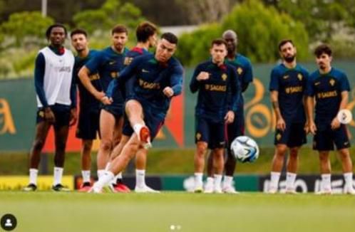 人民币持续贬值