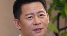 医生偷偷地说
