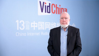 吸允式裸体互伸舌头激情舌吻